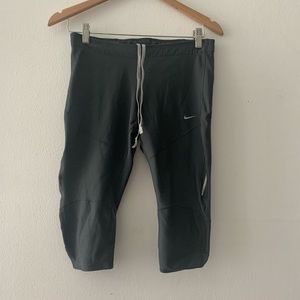 Nike leggings women’s size medium